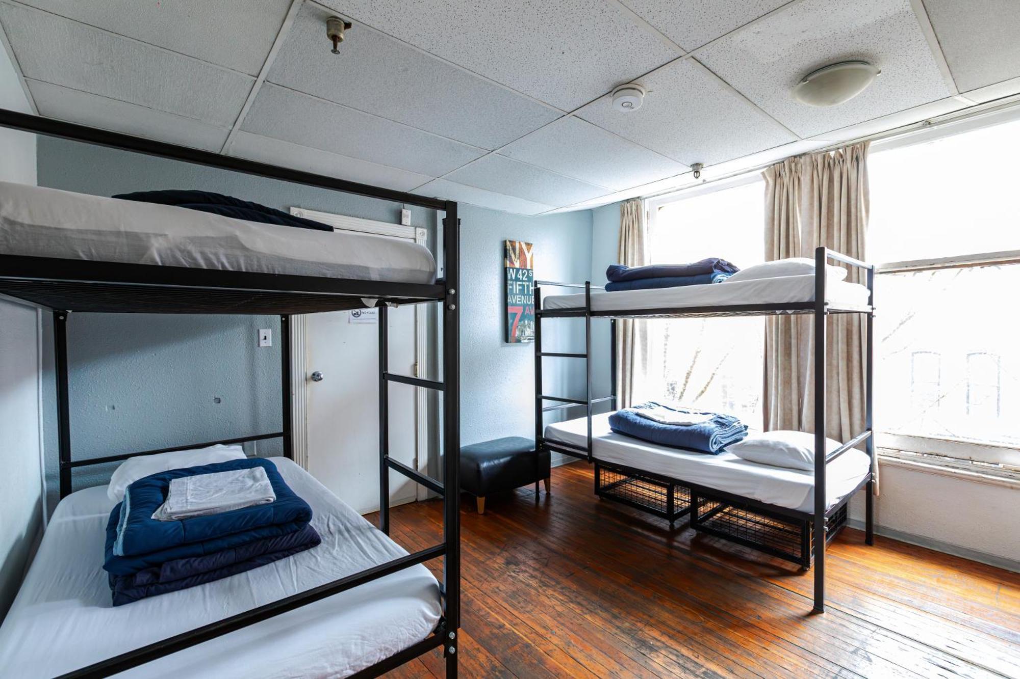 Bed 4-Bed Mixed Dormitory Room